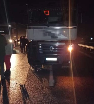 Водій вантажівки з Рівненщини збив на смерть пішохода у Житомирській області