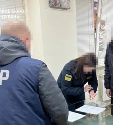 Інспектора Львівської митниці підозрюють у незаконному ввезенні товару на 5 млн грн