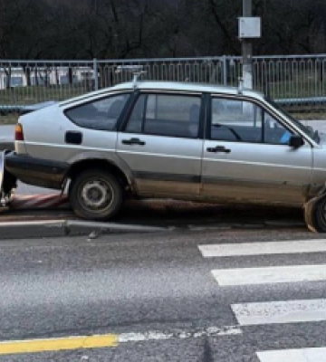 На острівці безпеки у Львові водія зупинив дорожній знак