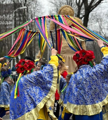 Понад три тисячі вареників, народні гуляння зі спаленням Марени: у Дніпрі відсвяткували Колодія