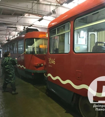 Підготовка весняно-літнього періоду. Як у Дніпрі ремонтують трамвайні вагони