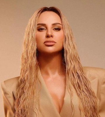 Анна Asti висміяла українську мову