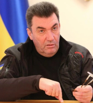 Данилов объяснил, почему важно сохранять дипотношения с Беларусью