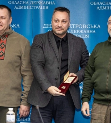 Міністр оборони України Резніков нагородив дніпровських лікарів і комунальників