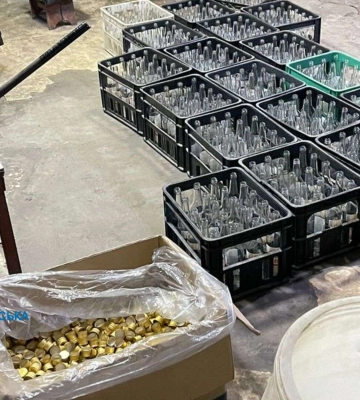 У Дніпрі сімейна пара торгувала &quot;паленим&quot; алкоголем та цигарками