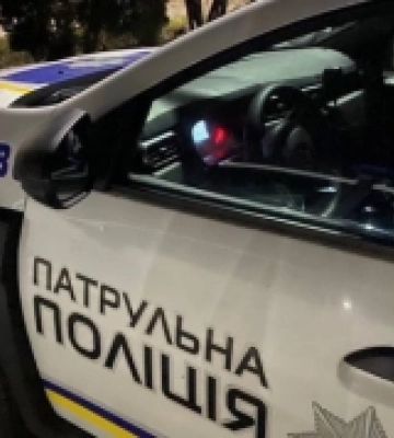 Рівненські патрульні допомогли літній жінці, яка не могла вночі дотягнутися до ліків
