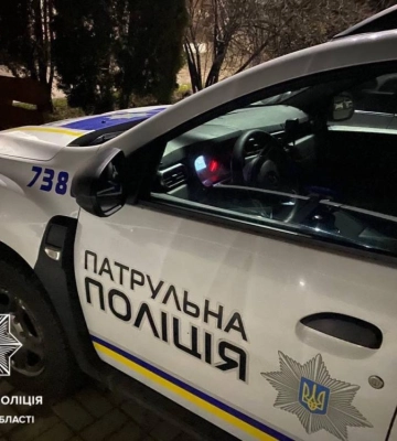 Рівненські патрульні допомогли літній жінці, яка не могла вночі дотягнутися до ліків