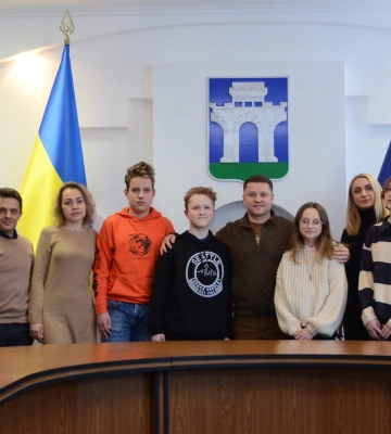 Із США повернулися діти полеглих на фронті рівнян