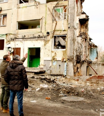 «Працювали з першої хвилини»: Філатов перевірив, як відновлюють будинок на Перемозі