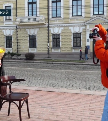 Портрети за донат на ЗСУ робила фотографка з Кропивницького (відео)