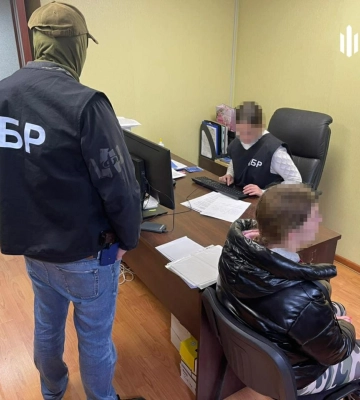 ДБР: В Изюме две экс-полицейские встречали оккупантов и сотрудничали с ними