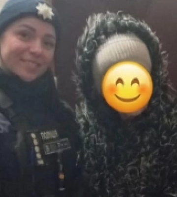 В Ужгороді патрульні допомогли бабусі, яка забула адресу свого житла