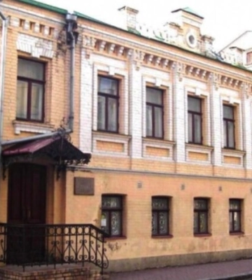 Два київські музеї змінюють назви