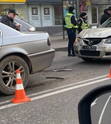 У центрі Луцька аварія: рух ускладнений