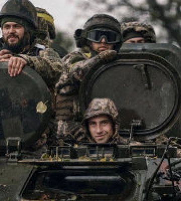 Міноборони показало, які зарплати отримуватимуть військові у 2023 році (порівняльні таблиці)