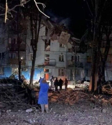 Окупанти майже повністю зруйнували п&#039;ятиповерхівку у Запоріжжі, загинуло дві людини