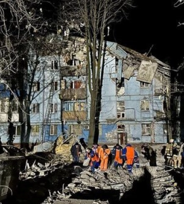 Нічний обстріл Запоріжжя: росіяни влучили у багатоповерхівку