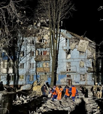 Окупанти майже повністю зруйнували п&#039;ятиповерхівку у Запоріжжі, загинуло дві людини