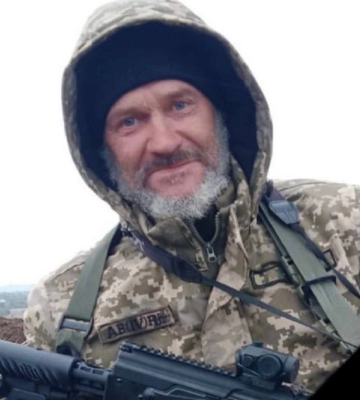 У нього залишилися дружина, два сини, батьки та брат. Сергій Косаренко з Дніпропетровщини загинув за мир в Україні