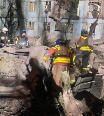 Адская ночь в Запорожье: оккупанты ударили ракетой по многоэтажке - серьезные последствия. Фото