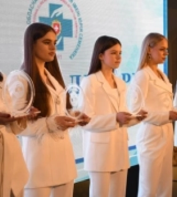 Як у Рівненській обласній лікарні відзначали 72 річницю з дня створення