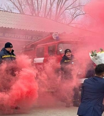 Рятувальник з Одеської області оригінально освідчився дівчині