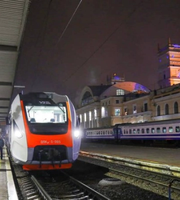 Укрзалізниця відновила курсування “Слобожанського експреса”