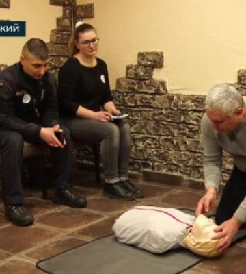 Безплатні тренінги з надання домедичної допомоги провели для рятувальників та освітян Кіровоградщини (відео)