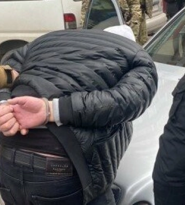 На Одещині затримали шахрая, який &quot;кидав&quot; на гроші військових та волонтерів, - ФОТО