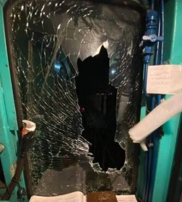 В Днепропетровской области полицейские нашли парня, который бросил камни в окно поезда