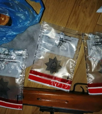 На Рівненщині поліцейські вилучили прекурсорів та наркотиків на понад 80 тисяч гривень, зброю та вибухівку