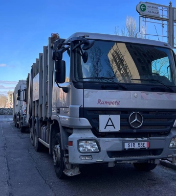 Миколаївщина отримала два новеньких сміттєвози (ФОТО)