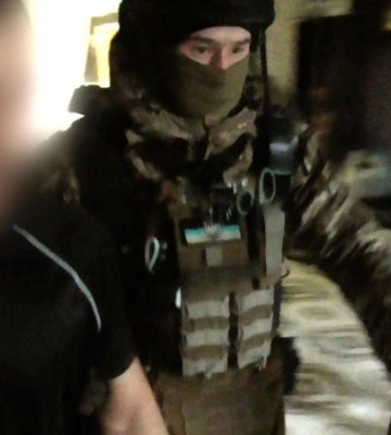 У Полтаві затримали трьох наркозакладчиків, що намагалися викинути товар у вікно