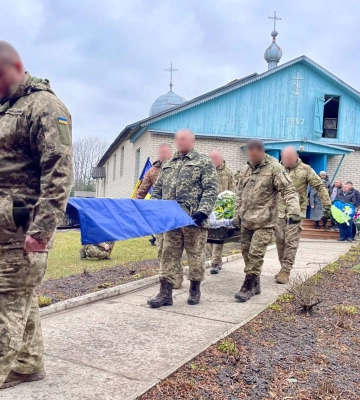 У Луцьку провели в останню дорогу Героя Олега Круковця