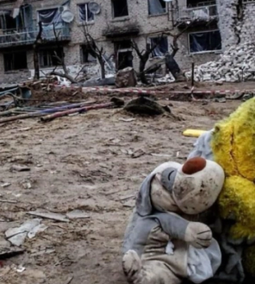 На Херсонщині росіяни обстріляли людей, які стояли в черзі за гуманітаркою