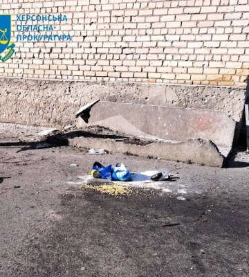 На Херсонщині росіяни обстріляли людей, які стояли в черзі за гуманітаркою