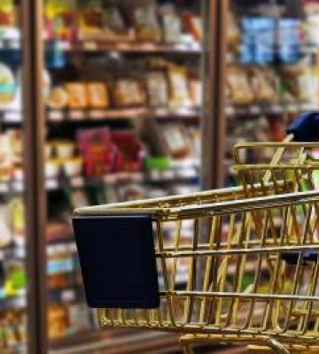 На Полтавщині завищували ціни на ліки та продукти в усіх перевірених магазинах