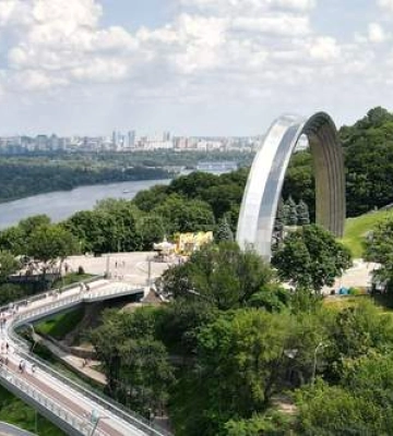 Понад половина переселенців, які опинилися в Києві, збираються лишитися в столиці, - опитування