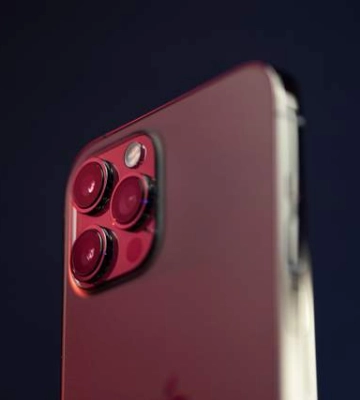 Ці налаштування iPhone миттєво покращують якість відео під час зйомки коли світла недостатньо