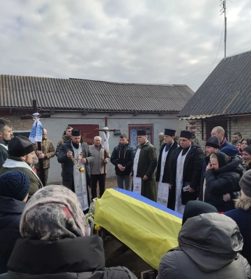 На Волині провели в останню путь воїна Дмитра Максимчука, який загинув під Соледаром