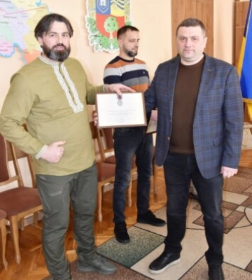 4 волонтери Житомирщини нагороджені відзнакою «За оборону України»