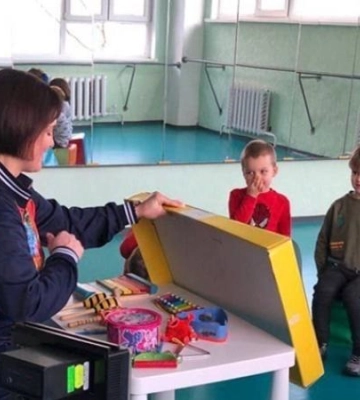 Дніпро піклується про працевлаштування ВПО та про дітей, які постраждали від ракетних ударів