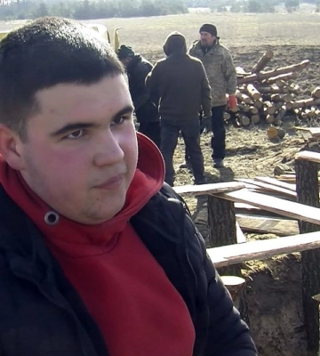 &quot;Робимо на совість&quot;: жителі громади на Волині допомагають військовим будувати окопи