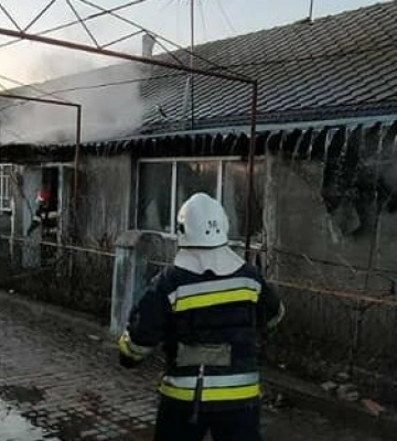 На Одещині пожежники врятували будинок від знищення