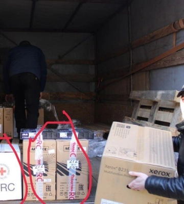 В окупованому Маріуполі Червоний Хрест забезпечує загарбників гуманітарною допомогою, зокрема технікою, - Андрющенко. ФОТО
