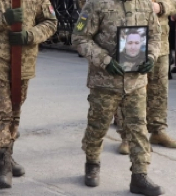 Вараш у жалобі: громада попрощалася із 44-річним гранатометником Олександром Новаком