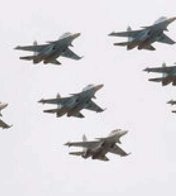 Украинская ПВО сбила Су-34 россиян глубоко в тылу врага под Енакиево: видео крушения