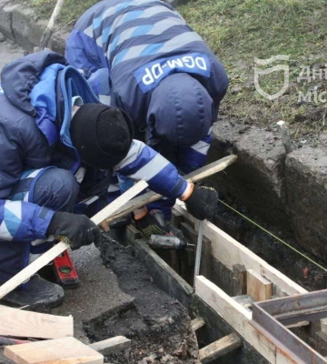 У Дніпрі ремонтують і прочищають дощоприймачі, аби не було підтоплень
