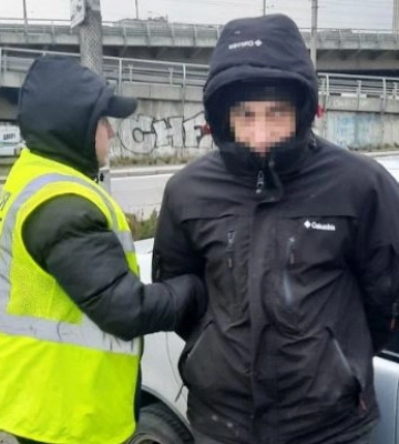 Збував вибухівку і набої: у Києві викрили 39-річного чоловіка