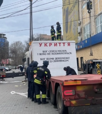 У Херсоні встановили 6 мобільних укриттів. Запланували — ще 66 — керівник ОВА